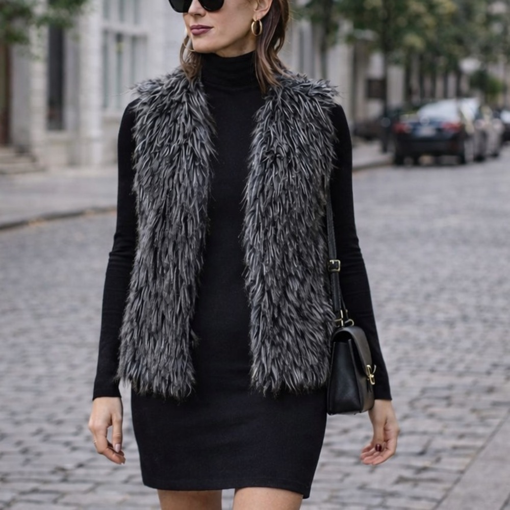 Francescas Gray & Black Faux Fur Vest One Hook/Eye Closure Sz L